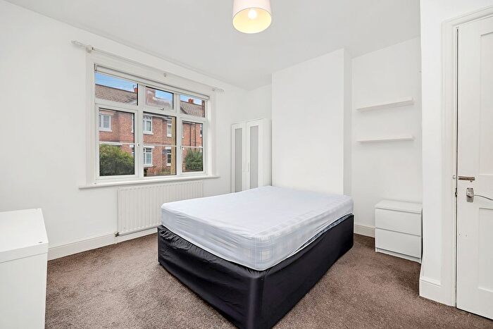 4 Bedroom Terraced House To Rent In Strickland Row, Earlsfield, SW18