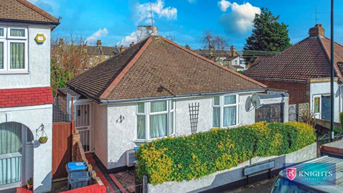 2 Bedroom Bungalow For Sale In Chichester Road, London, N9