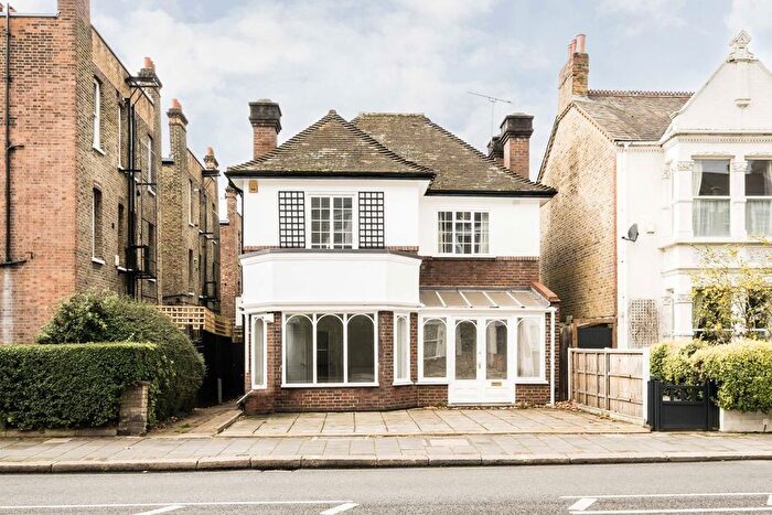 2 Bedroom Flat To Rent In Fulham Palace Road, Fulham, London, SW6