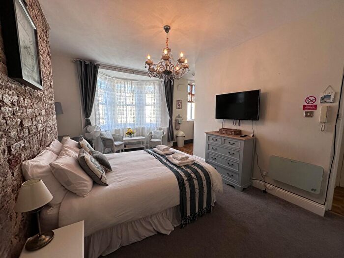 Flat To Rent In Charlotte Street, BN2