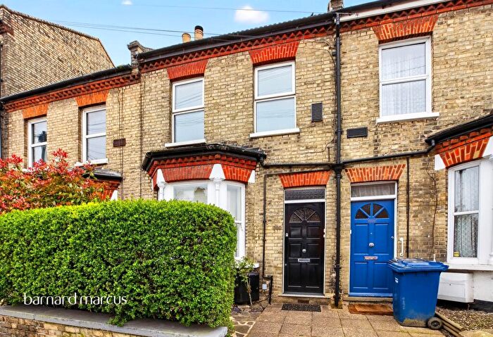 1 Bedroom Maisonette For Sale In Oakleigh Road North, London, N20
