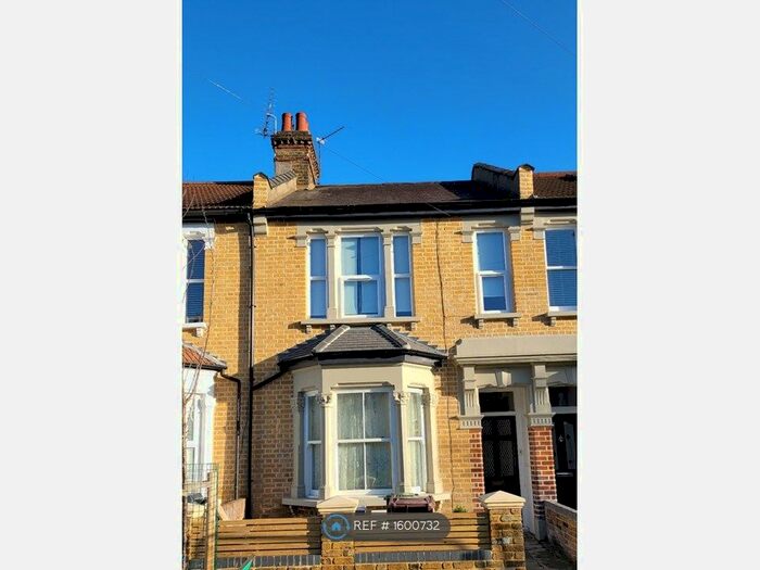 3 Bedroom Terraced House To Rent In Brooke Road, London, E17