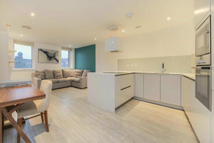 1 Bedroom Flat To Rent In Gaumont Place, London, SW2