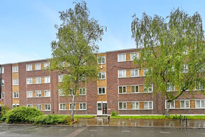 Studio To Rent In Belsize Road, London, NW6