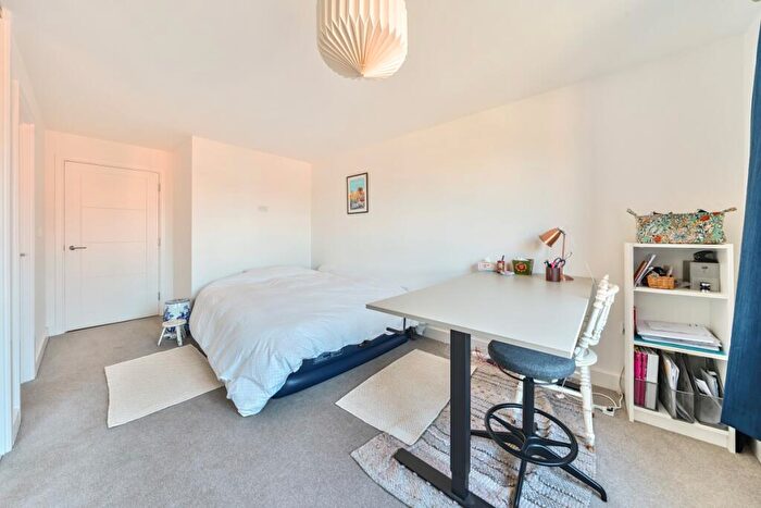 2 Bedroom Flat To Rent In Isambard Close Maidenhead, SL6