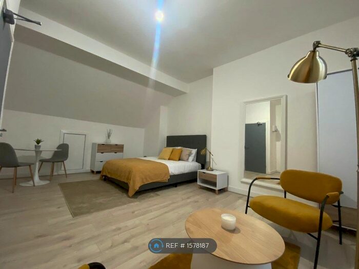 Studio To Rent In Bellingham Road, London, SE6