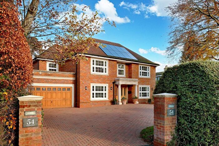 5 Bedroom Country House For Sale In St. Johns Road, Penn, Buckinghamshire, HP10