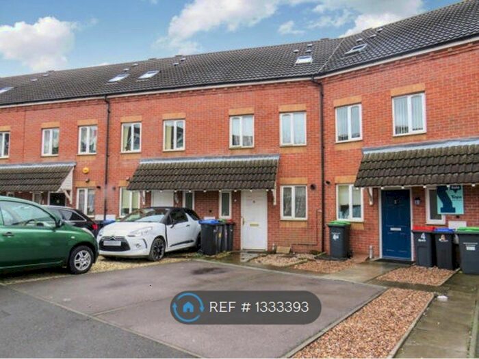 3 Bedroom Terraced House To Rent In Tenter Close, Sutton-In-Ashfield, NG17
