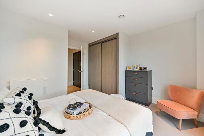 Studio To Rent In Charter Place, Hounslow, Hounslow, TW3
