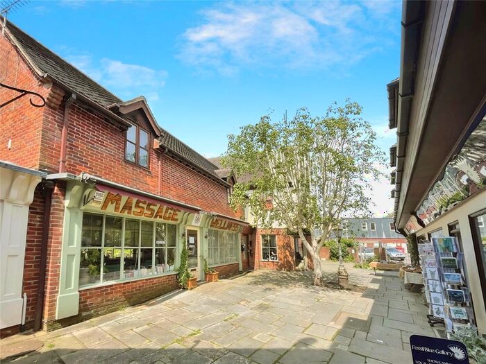 2 Bedroom Flat To Rent In Quarterjack Mews, East Street, Wimborne, Dorset, BH21