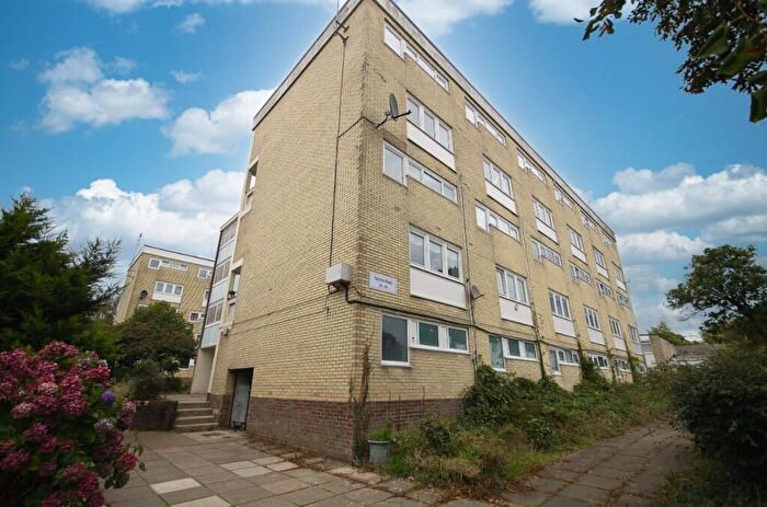2 Bedroom Duplex For Sale In Taranto Road, Lordswood, Hampshire, SO16