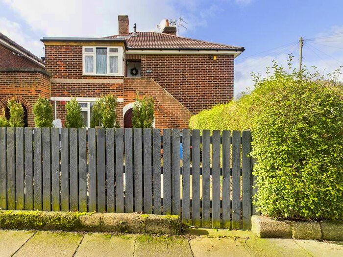 2 Bedroom Apartment To Rent In Kingsway Park, Davyhulme, Trafford, M41