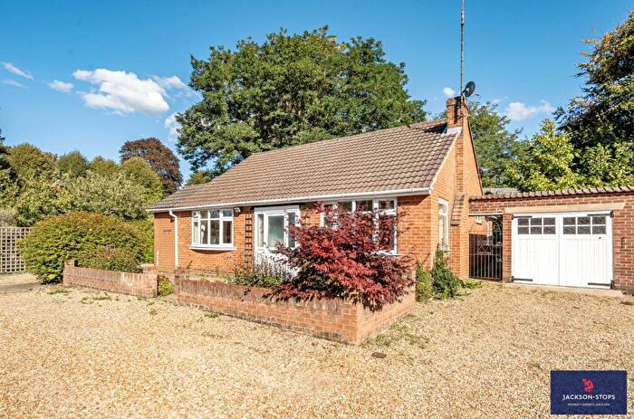 2 Bedroom Bungalow For Sale In Dene Close, Woburn Sands, Milton Keynes, Bedfordshire, MK17