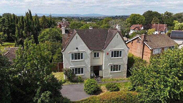 4 Bedroom Detached House For Sale In Stroud Road, Tuffley, Gloucester, GL4