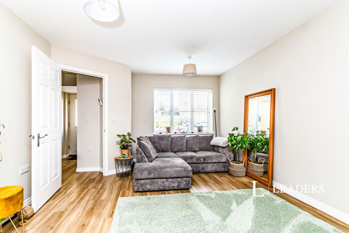 2 Bedroom Terraced House To Rent In The Hollies, RH8