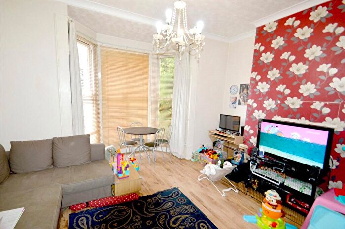 2 Bedroom Apartment To Rent In St James Road, Croydon, Surrey, CR0