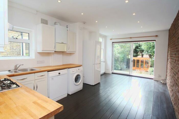 2 Bedroom Apartment To Rent In Burrows Road, Kensal Rise, NW10