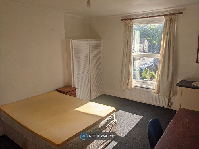 6 Bedroom Terraced House To Rent In Buckingham Mount, Leeds, LS6