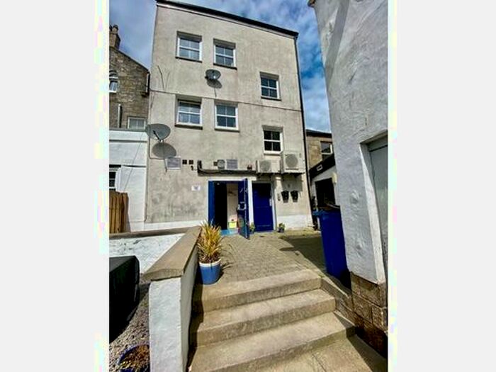 2 Bedroom Flat To Rent In Vennel Street, Stewarton, KA3