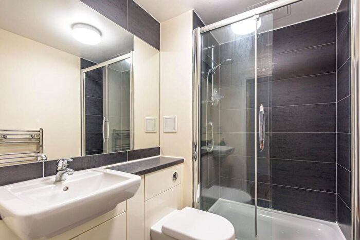 Studio To Rent In Heritage Ave, Colindale, London, NW9