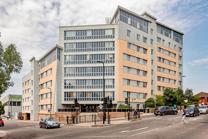 2 Bedroom Flat To Rent In Drayton Green Road, Ealing, W13