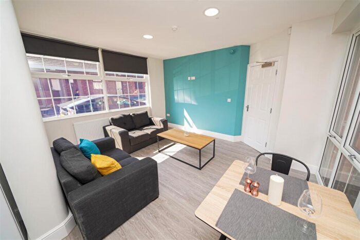 4 Bedroom Apartment To Rent In Broomhall Street, Broomhall, S3