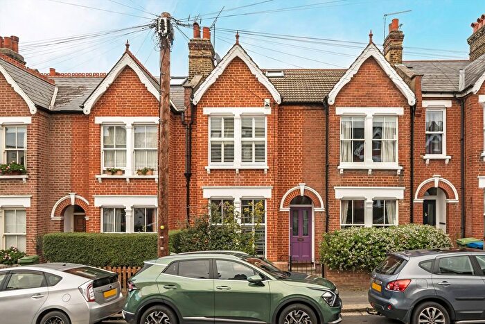 3 Bedroom Property For Sale In Waveney Avenue, Peckham, SE15