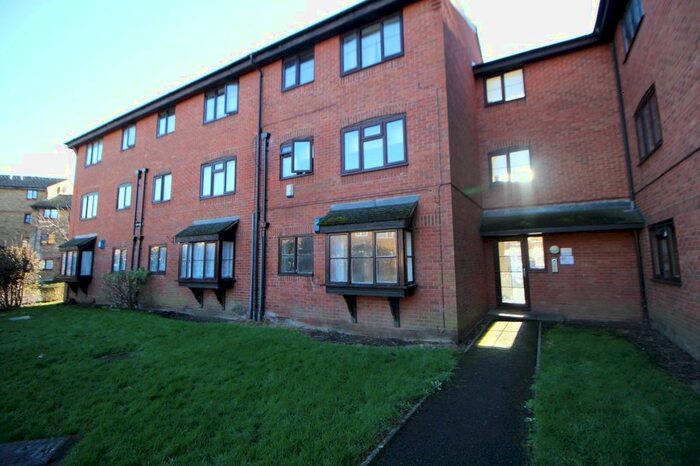 1 Bedroom Flat To Rent In Falcon Avenue, Grays RM17