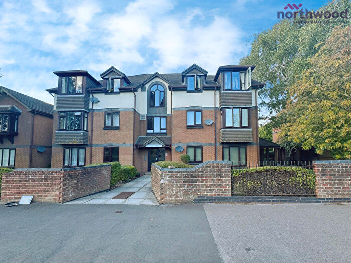 1 Bedroom Flat To Rent In Trinity Court, SO15