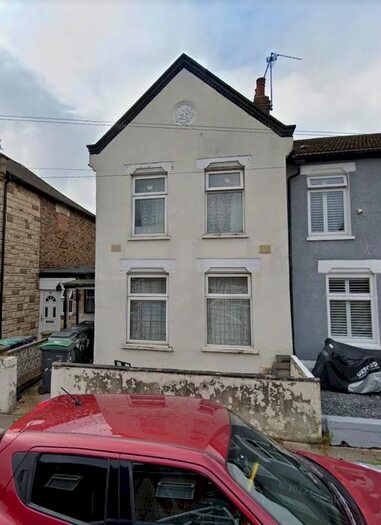 4 Bedroom Property To Rent In Poynton Road, London, N17