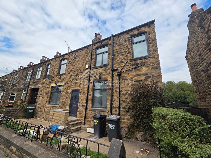 5 Bedroom Semi-Detached House To Rent In Lees Hall Road, Dewsbury, WF12
