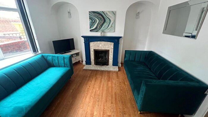 4 Bedroom Town House To Rent In Orme Road, Newcastle-under-Lyme, ST5