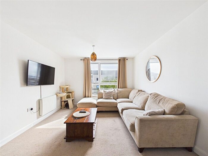 2 Bedroom Flat For Sale In Elmtree Way, Kingswood, Bristol, BS15