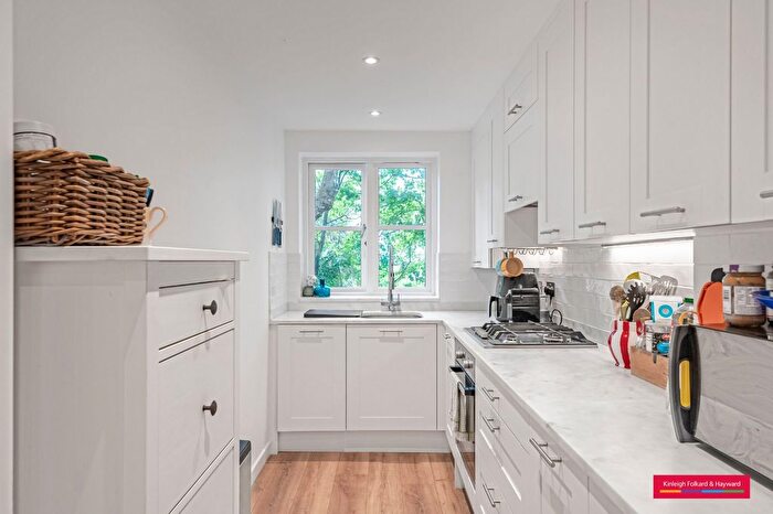 2 Bedroom Flat To Rent In Brompton Park Crescent, London, SW6