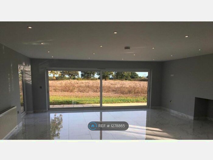 4 Bedroom Bungalow To Rent In Little Warley Hall Lane, Essex CM13