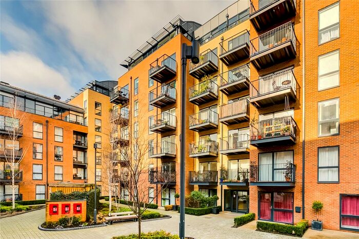 1 Bedroom Flat To Rent In Carney Place, London, SW9