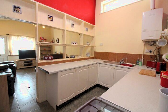 2 Bedroom Detached Bungalow For Sale In Kingswinford, Leaford Way, DY6