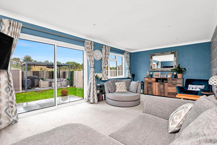 3 Bedroom Semi Detached House For Sale In Ashmead, Bordon, GU35