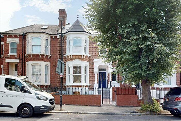 2 Bedroom Flat To Rent In Stapleton Hall Road, Haringey, N4