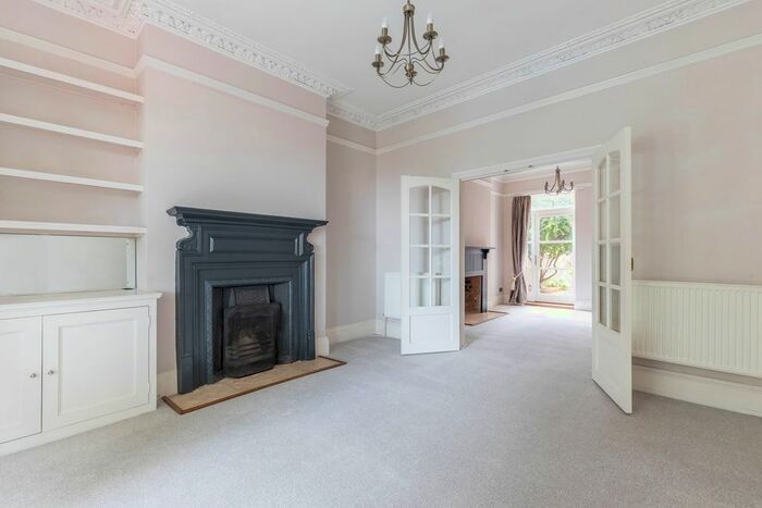 4 Bedroom Semi-Detached House To Rent In Kensington Avenue, Cheltenham, GL50