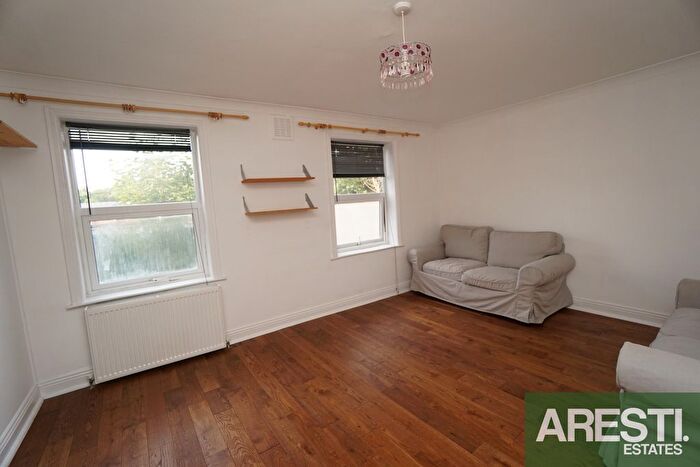 3 Bedroom Flat To Rent In Flat E, Archway Road, London, N6
