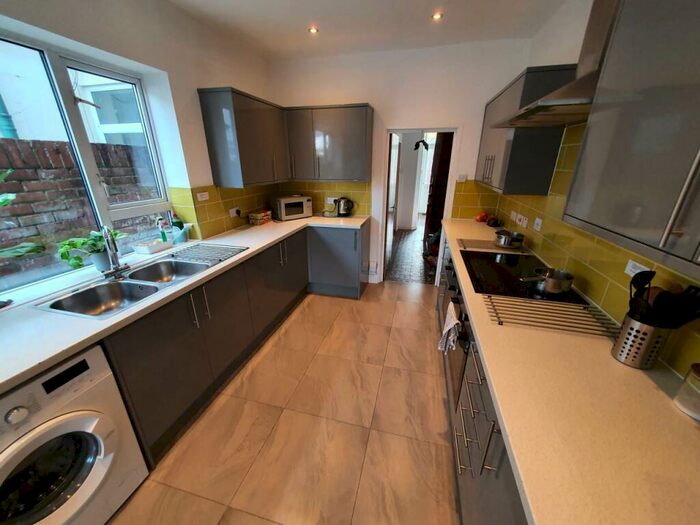 4 Bedroom House To Rent In Brithdir Street, Cathays, Cardiff, CF24