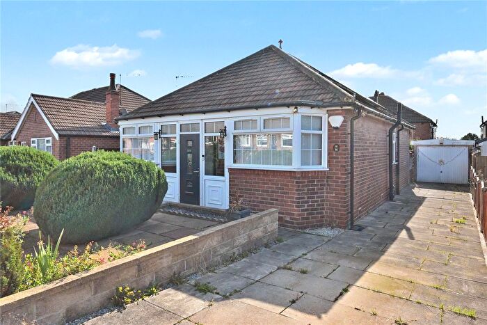 2 Bedroom Bungalow For Sale In Kelmscott Lane, Leeds, West Yorkshire, LS15