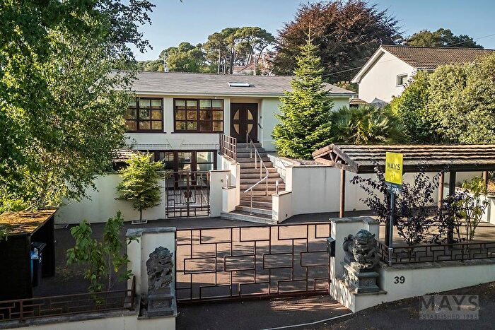 4 Bedroom Detached House For Sale In Brownsea View Avenue, Lilliput, BH14