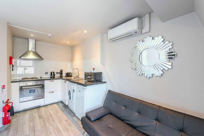 1 Bedroom Flat To Rent In Earls Court, Earls Court, London, SW5