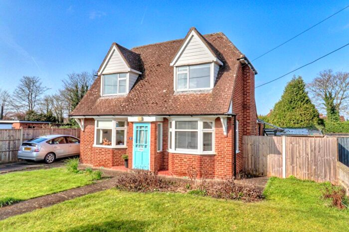 3 Bedroom Detached House For Sale In Wykeham Rise, Chinnor, OX39