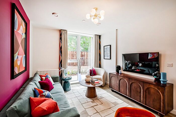 1 Bedroom Flat For Sale In High Road, Ilford, IG3