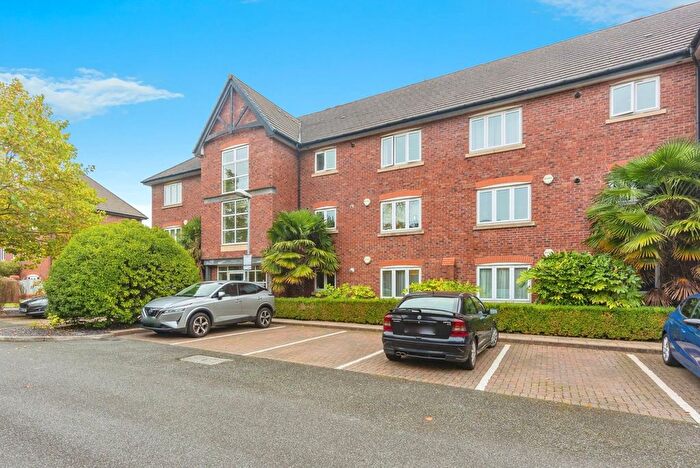 2 Bedroom Flat For Sale In Waterside, Sale, Greater Manchester, M33