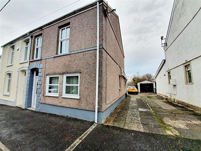 3 Bedroom Semi-detached House For Sale In New Road, Grovesend, Swansea, SA4