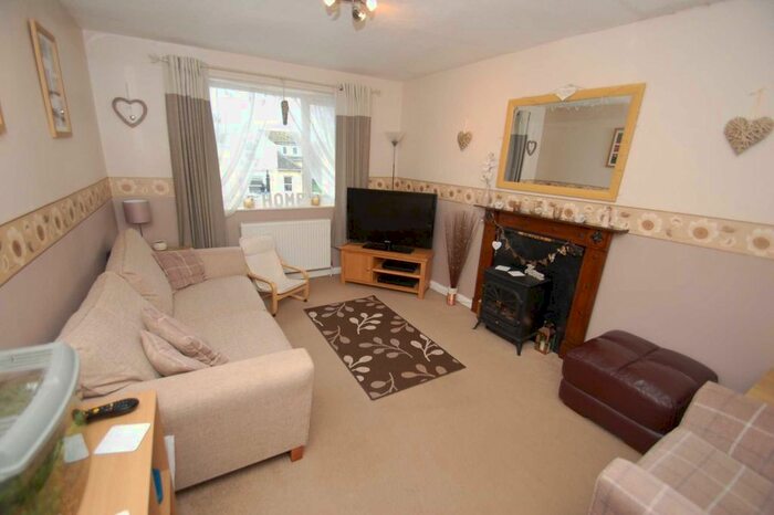 2 Bedroom Flat To Rent In Torbay Road, Paignton, TQ4